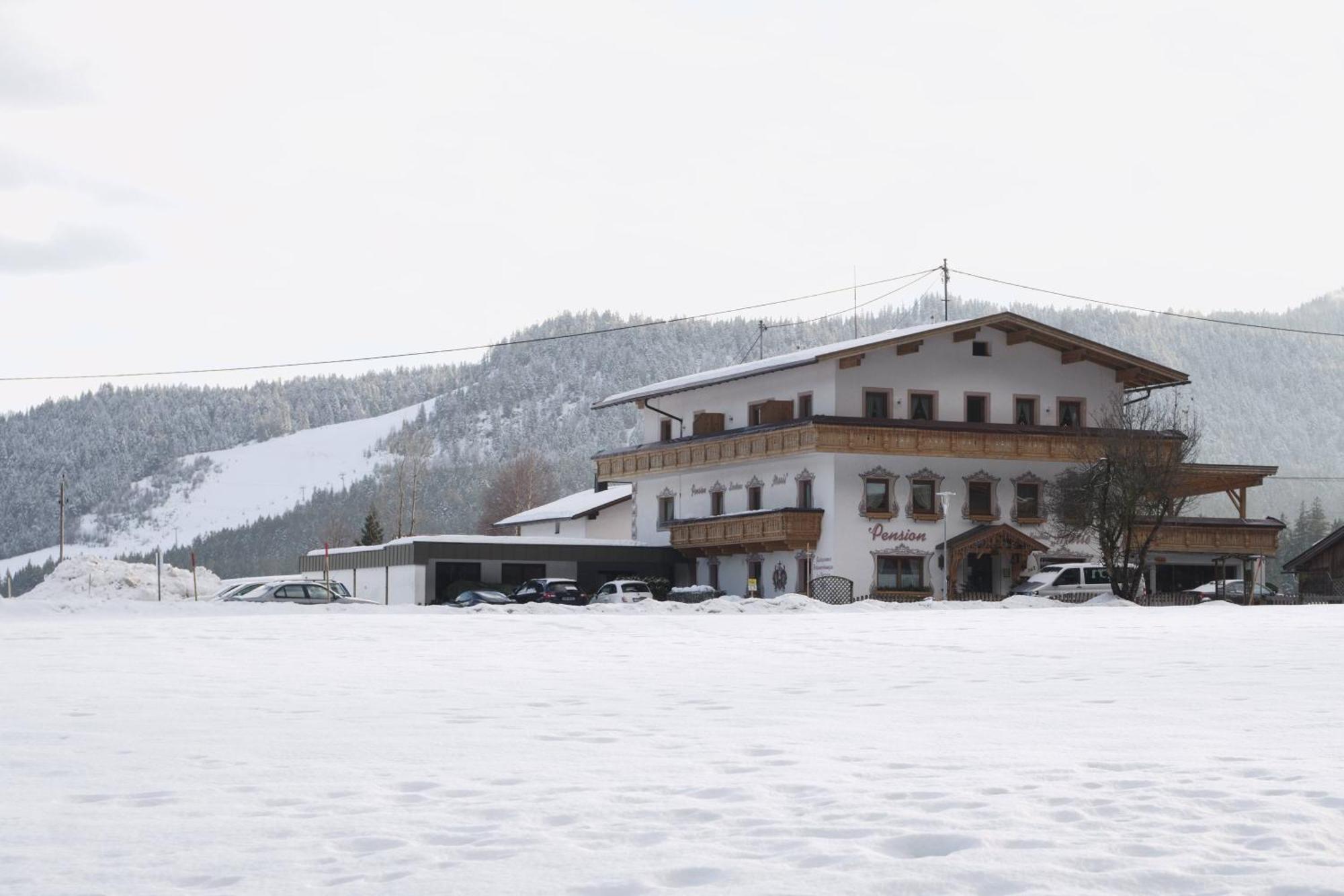 Pension Und Apartments Landhaus Marie Leutasch Exterior photo